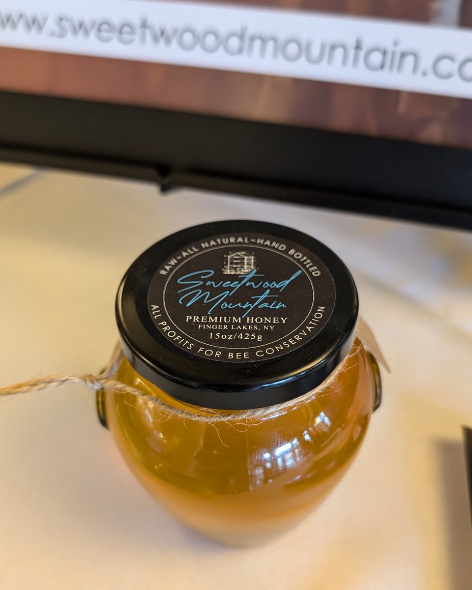 Helping local businesses shine is pretty sweet, but not as sweet as this honey from Sweetwood Mountain Honey Co.! 🍯 

"With every purchase you make we reinvest 100% of all profits back into honeybee and pollinator initiatives." 🐝

Check them out 💛 sweetwoodmountain.com.