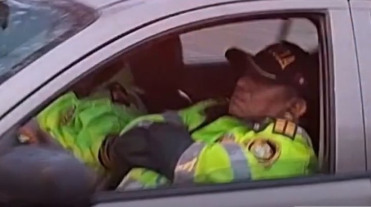 La Policía cuando hay marchas // La Policía contra la delincuencia.