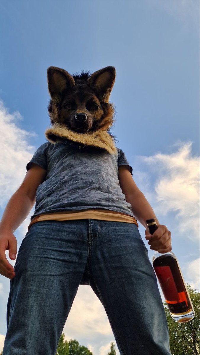 Bazz_Oro's tweet photo. @Shep_Reese I just drink scotch in suit and hope the scent lingers 😛 https://t.co/P2Vki24xp1
