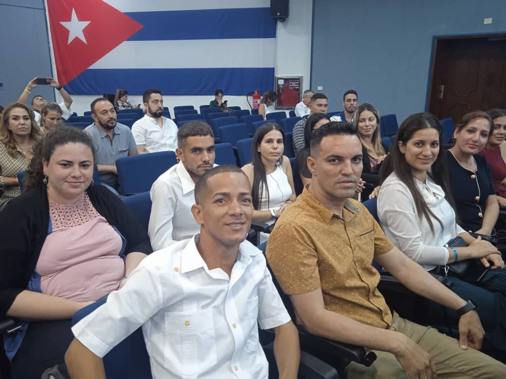 El  V Congreso Internacional de Investigadores sobre Juventud fue inaugurado en el Centro de Convenciones Plaza América, con presencia de <a href="/MeyvisEstevezE/">Meyvis Estevez Echevarría</a>, primera secretaria del Comité Nacional de la <a href="/UJCdeCuba/">UJC de Cuba</a>, y miembros de las Brigadas Técnicas Juveniles

✍️📷:Yanel Blanco