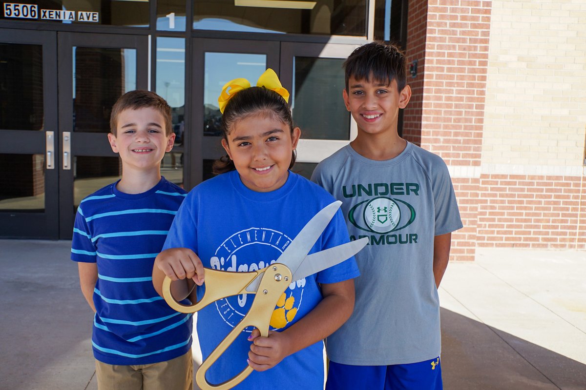 Today we hosted a ribbon-cutting ceremony to celebrate the opening of our newest campus, <a href="/RidgewoodFISD/">Ridgewood Elementary</a>! Construction began in November of 2022, and this past August, Ridgewood welcomed more than 500 students through its doors! ✂️🎉

flic.kr/s/aHBqjBJSHt