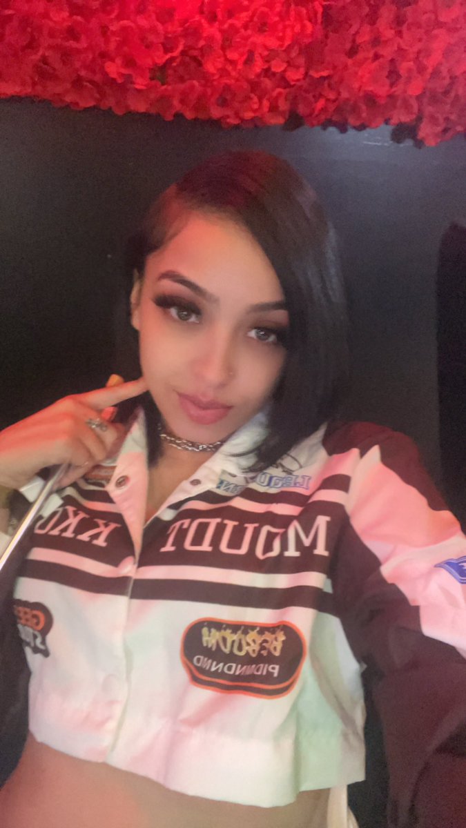 thals👑 tweet media