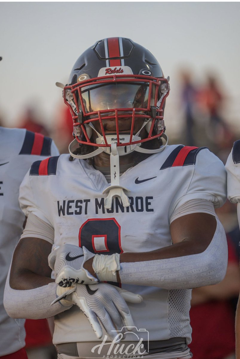 D1boobie8's tweet photo. Week 1-3 stats
408 yards
46 carries 
8 touchdowns https://t.co/DrhqpOFxZW