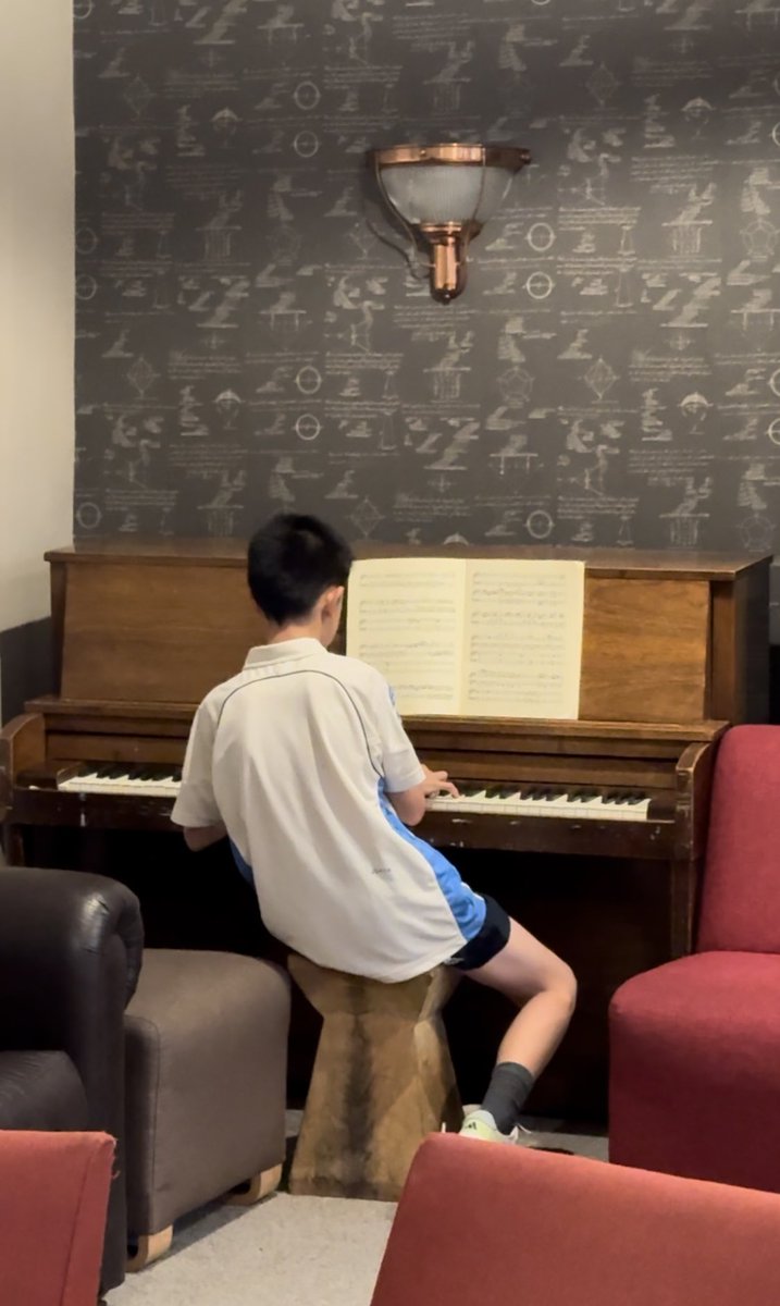Things you love to see. Thomas H taking the time to practice his music in his free time using the House Piano. "The more you practice, the better you become. The better you become, the more freedom you have to create!" ⚔️🎵