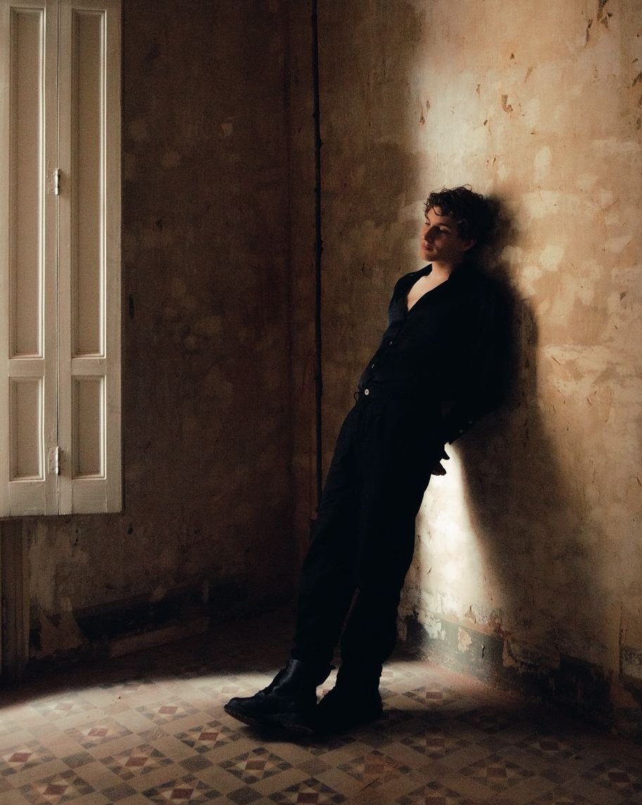 🌱 (@santivacarchive) on Twitter photo 