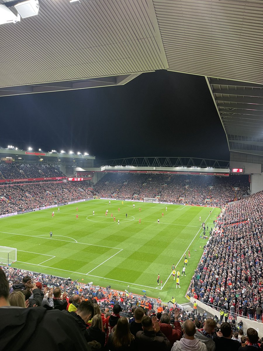 ag98gb's tweet photo. West Ham 🥵 https://t.co/sbUFk7CQvI