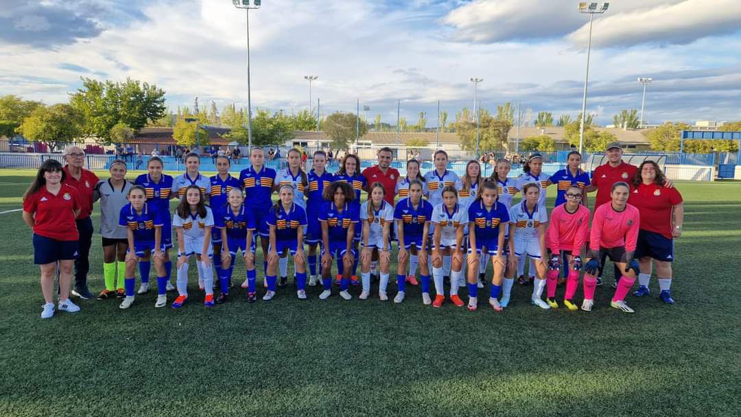 SanGregorioCD's tweet photo. 🔴 𝗦𝗘𝗟𝗘𝗖𝗖𝗜𝗢𝗡 𝗔𝗥𝗔𝗚𝗢𝗡𝗘𝗦𝗔 🔴

Nuestras jugadoras Martina Adán, Silvia Nievedes, Amelia Palacio y Mara Ruiz han participado en un entrenamiento este miércoles con vistas al Campeonato de España Sub-14.

¡𝗘𝗡𝗛𝗢𝗥𝗔𝗕𝗨𝗘𝗡𝗔 𝗖𝗛𝗜𝗖𝗔𝗦! 👏🏻

#RojasDeCorazon https://t.co/IuKgUcXvyS