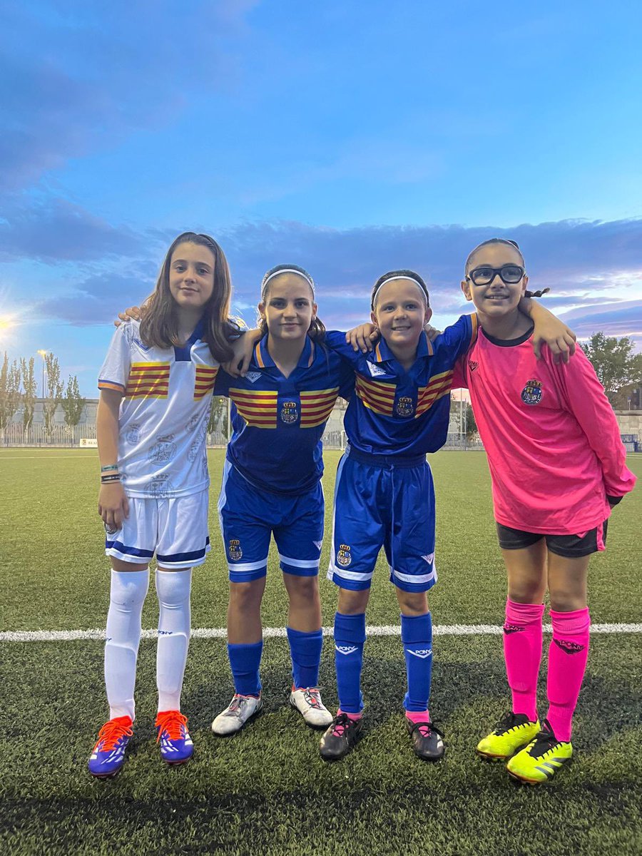 SanGregorioCD's tweet photo. 🔴 𝗦𝗘𝗟𝗘𝗖𝗖𝗜𝗢𝗡 𝗔𝗥𝗔𝗚𝗢𝗡𝗘𝗦𝗔 🔴

Nuestras jugadoras Martina Adán, Silvia Nievedes, Amelia Palacio y Mara Ruiz han participado en un entrenamiento este miércoles con vistas al Campeonato de España Sub-14.

¡𝗘𝗡𝗛𝗢𝗥𝗔𝗕𝗨𝗘𝗡𝗔 𝗖𝗛𝗜𝗖𝗔𝗦! 👏🏻

#RojasDeCorazon https://t.co/IuKgUcXvyS