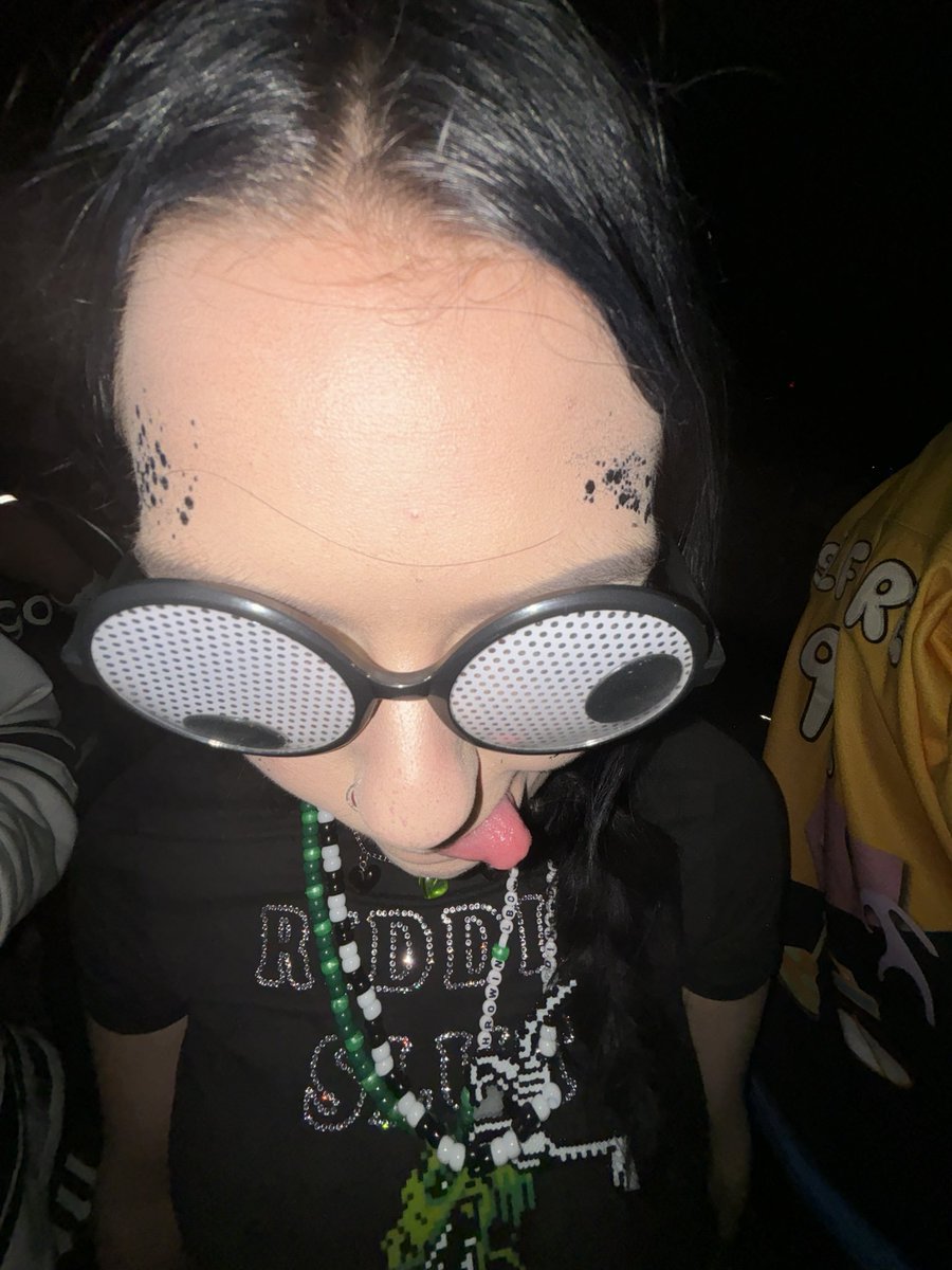 tweedle dee &amp; tweedle dumbass