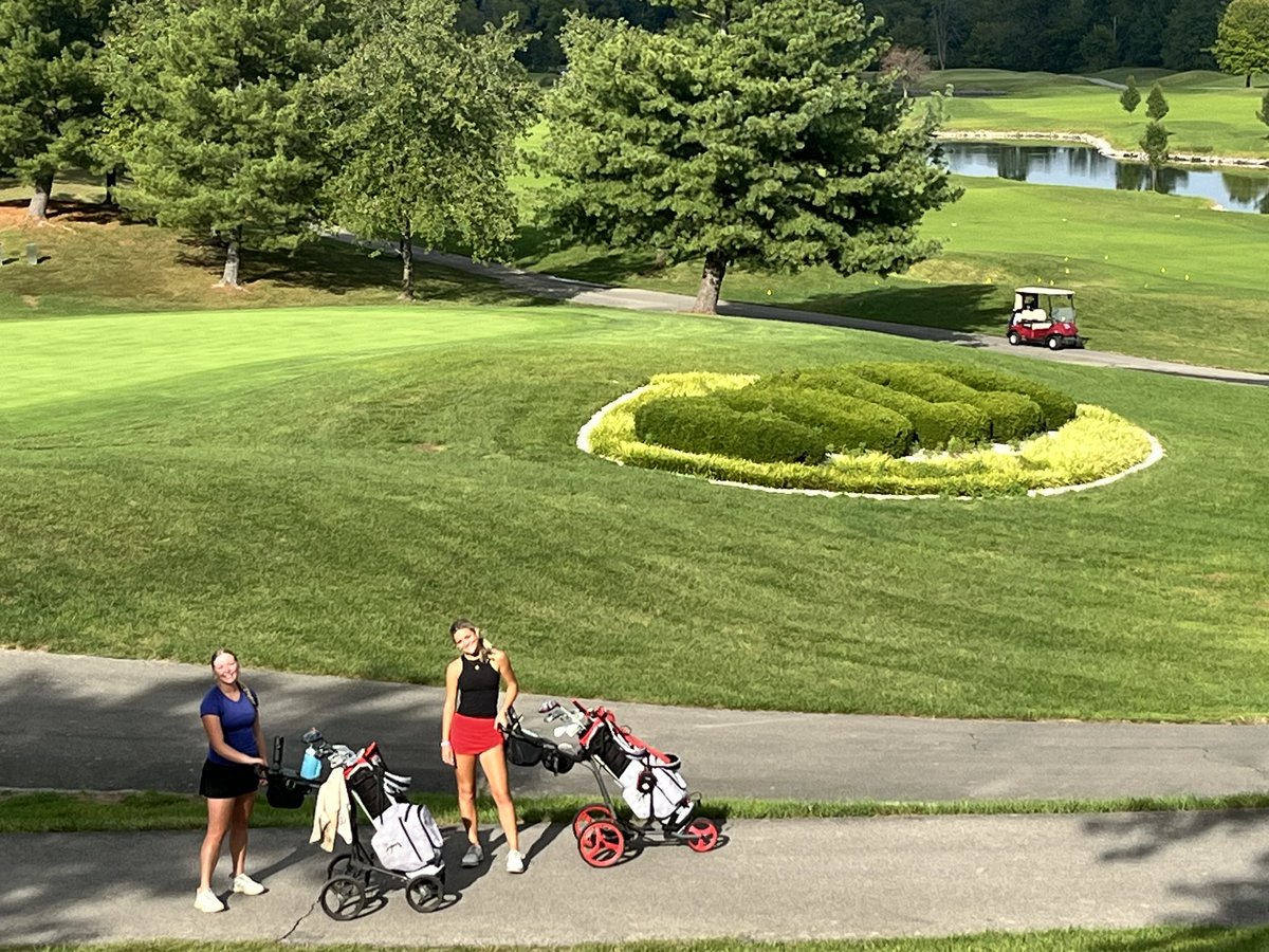 Soaking up the sunshine in preparation for this weekend! Let’s go Braves!  Tee times are set. See you in Franklin! #regionalbound <a href="/bordenathletics/">Borden Athletics</a>