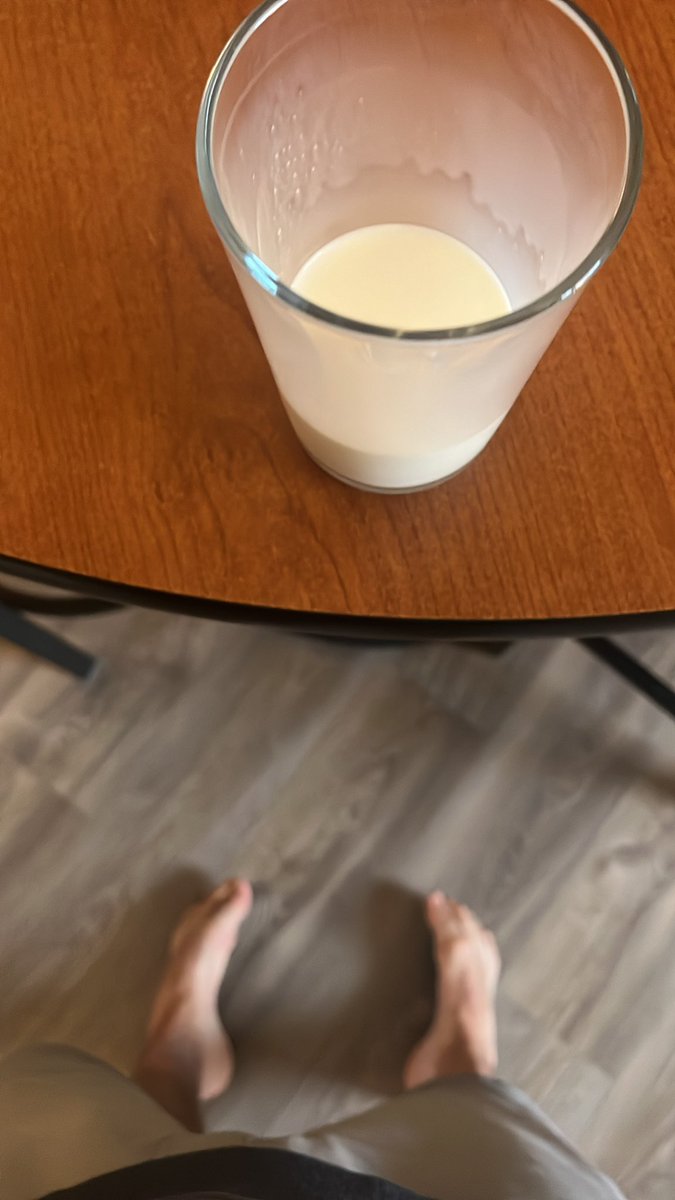 tappedinnn's tweet photo. Fucking love milk man https://t.co/xWsC2YcXpY