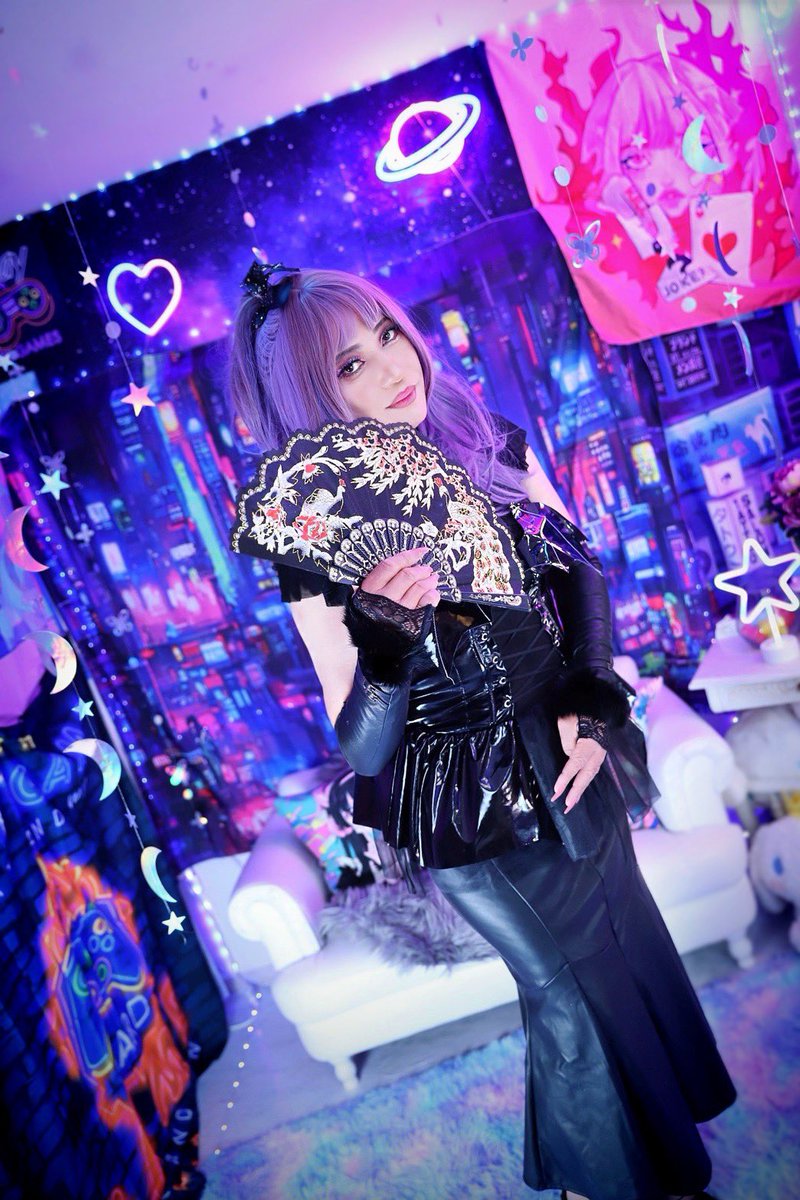 aasitakako's tweet photo. みなさんおはようございます

今日も一日よろしくお願いします🤗

お写真は
ちょうど一年前
#studioRAAR  さんの
サイバーパンクの空間で
撮影していただいた
お気に入りの一枚です♡📸

また遊びに行きたいなぁ…🥹

小林たか子💄💋 https://t.co/isf7KpDyyl