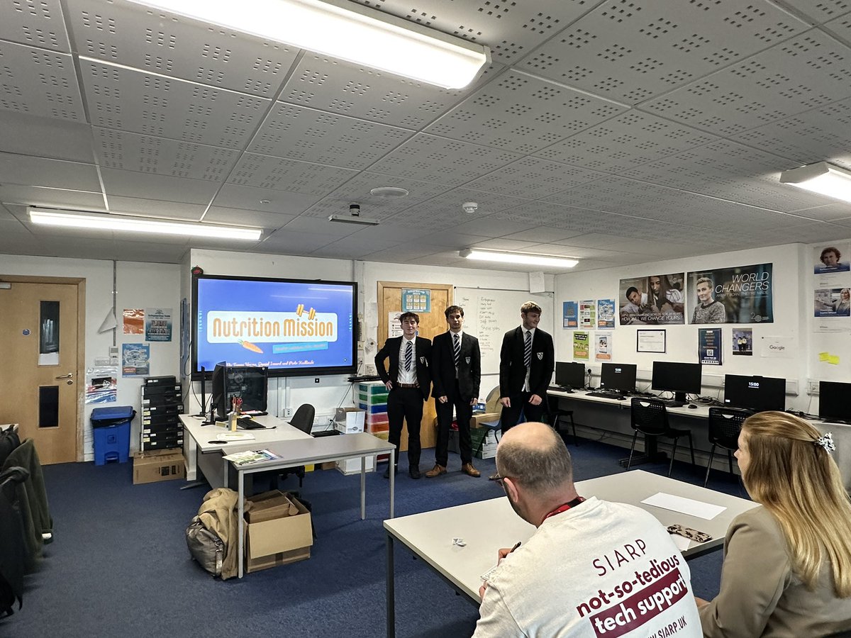 ygs_computing's tweet image. Totally inspired by this amazing yr13 group of business studies pupils today who presented their business proposals to an expert panel. Da iawn pawb #proudteacher #TeamGreenhill #businessstudies