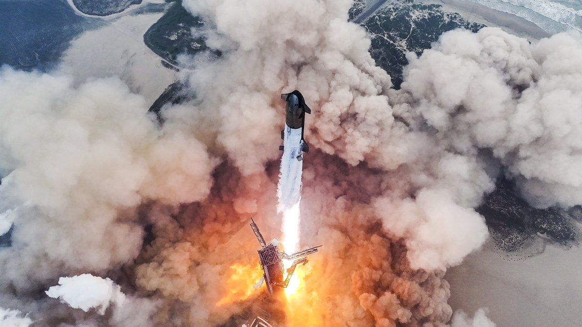 cosmictylxr 🛰️ tweet media