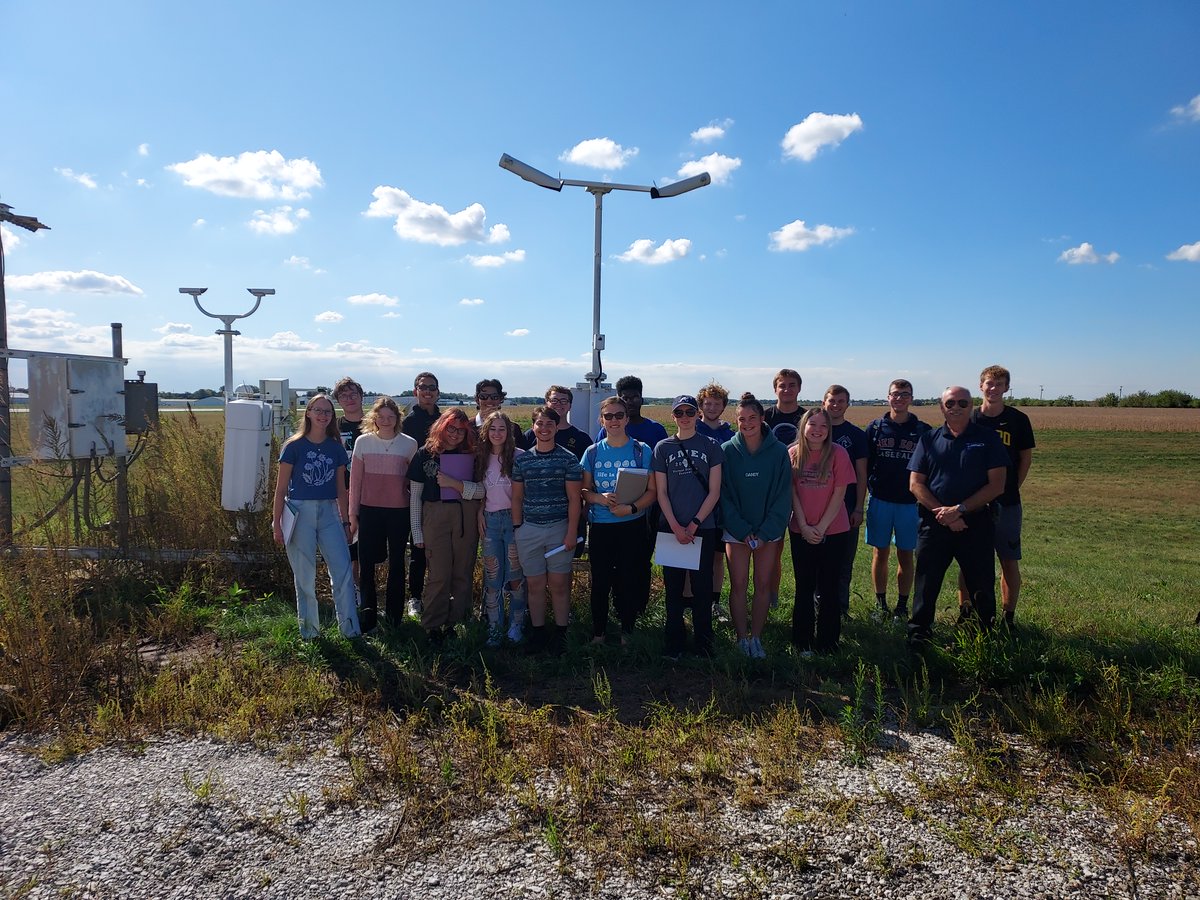 FlyVPZ's tweet photo. Dr. Katelyn Barber, of Valparaiso University, toured the Airport's ASOS Wx Collection Array today with her MET 216 Class. As seen in the photo, the weather conditions were CAVU, which one would only expect if future Meteorolgists were choosing a day to venture outside for a tour. https://t.co/WT802jMXn2