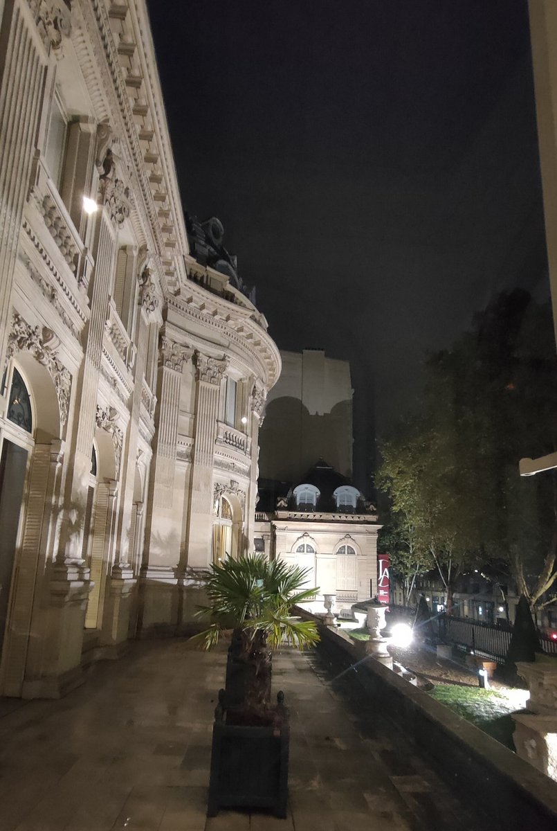 [Carnet de visites]
Voyage au bout du beau

Ne vous laissez pas embobiner : <a href="/jacquemartandre/">Musée Jacquemart-André</a> N'EST PAS un musée.

Évidemment le fait qu'on l'appelle "le musée Jacquemart André" peut induire en erreur 😅

Et pourtant... Non 😌

Je vous y emmène pour un fil,  vous verrez ⤵️