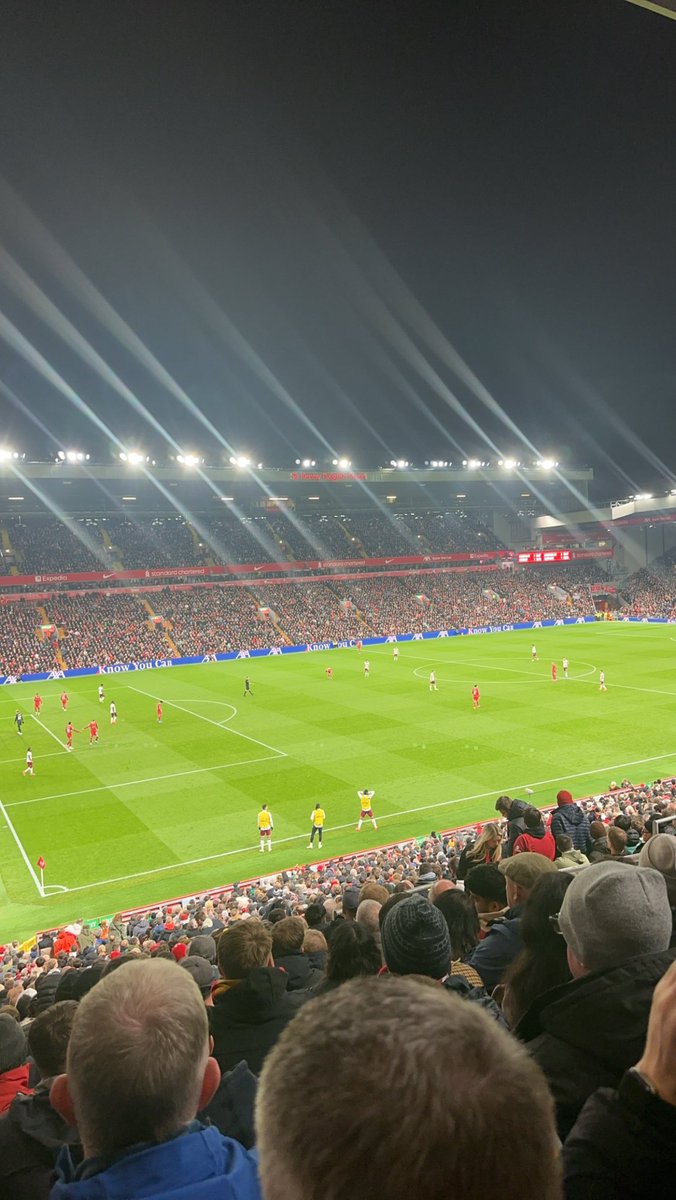 usmxn_n10's tweet photo. WHAT A GAME! Thanks to @imjusticketss for plugging me as always mad respect for you my bro ♥️♥️ banging seats like always https://t.co/5fx6ShKCYz