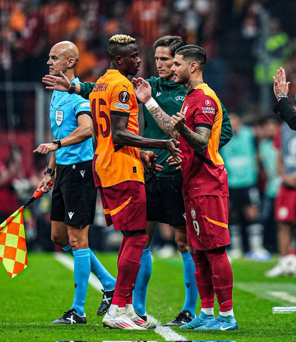 silvanbey's tweet photo. 🦁 Tarihler 25.09.2024 gösterirken; Osimhen oyundan çıkıyor, Icardi oyuna giriyor.

Unutulmayacak... Arşivlere kaydedildi. https://t.co/xQ2JucsKkC