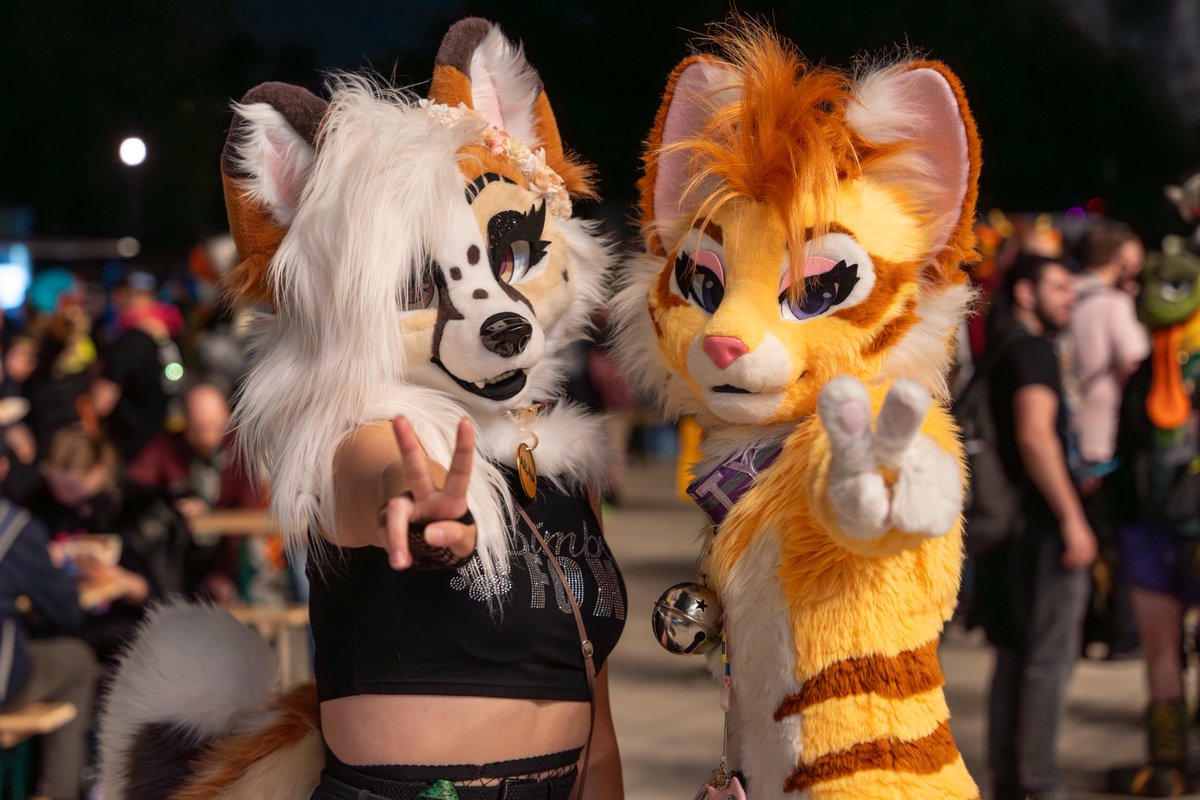 Picture of <a href="/KittyD_uk/">KittyD</a> and <a href="/LunariFox/">LunariFox</a> at #Eurofurence #EF28