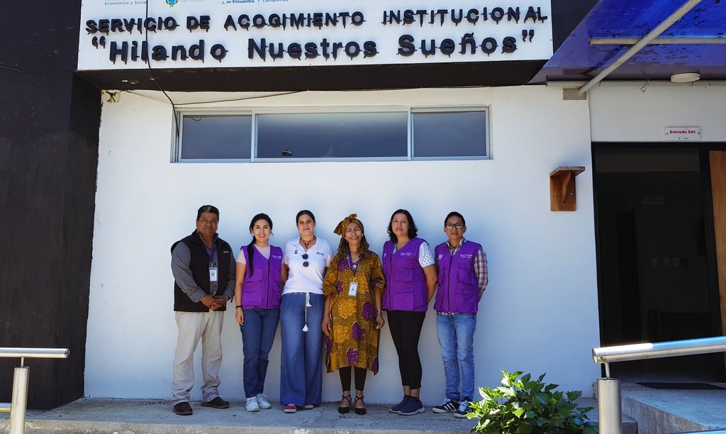Zona2MDH's tweet photo. #Napo | El #MIES en articulación con @CN_Igualdad, realizó el proceso de observancia de la política pública de protección especial, mediante una visita y el levantamiento de información en el Servicios de Acogimiento Institucional “Hilando Nuestros Sueños” en Tena. https://t.co/0WEFmg5FKV