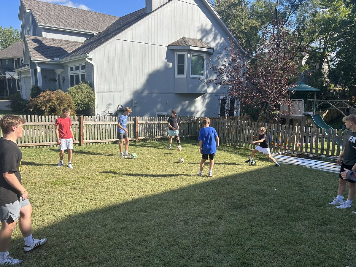 After five games the past couple of weeks, our JV Jays were able to have some fun together away from the field. A huge thank you to the Womeldorff family for allowing us to get together!