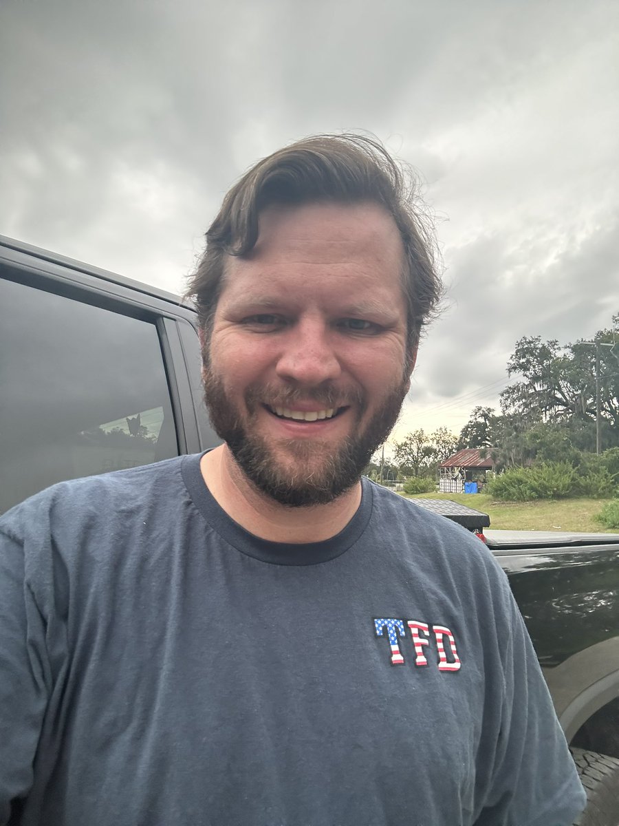 Let’s take a second to recognize all of our essential workers getting us ready to respond to the Hurricane. 

Our firefighters, police officers, lineman, call centers and everyone doing their job to prepare before and recover after an unprecedented storm— we thank you.