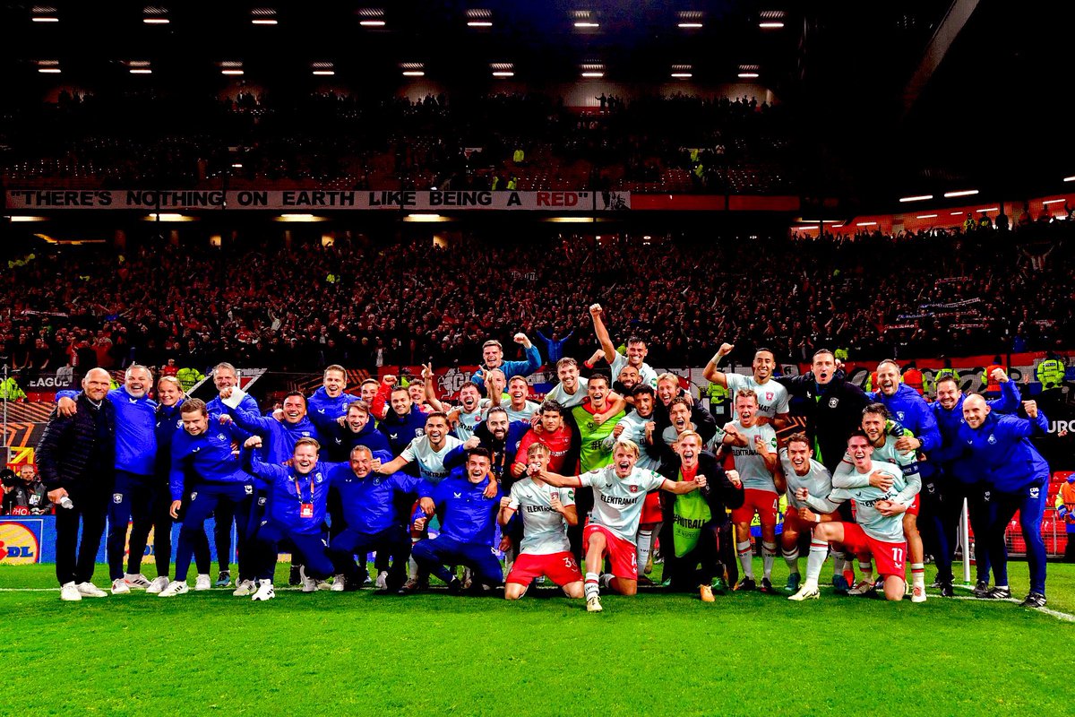 Proficiat aan alle mensen van Twente FC voor het geweldige resultaat van vanavond, VAK-P voor altijd ❤️
#FCTwente