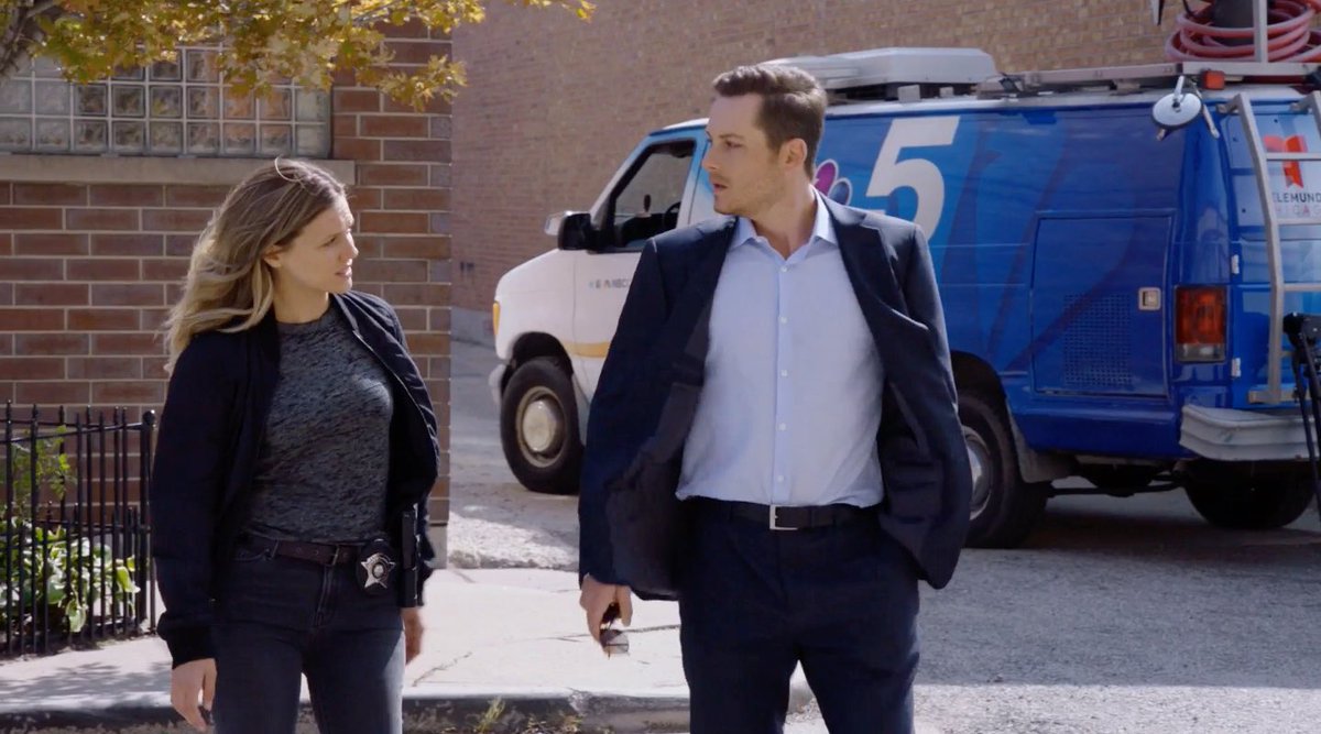Arusess's tweet photo. I'm #MissingJayHalstead, #HaileyUpton & the excitement. Wednesdays aren't the same without them. But after the last seasons I'm glad they're out of this show.
#UpsteadForever #JusticeForUpstead #UpsteadEndgame #NotATraumaResponse #JusticeForJayHalstead #JayHalsteadDeservesBetter https://t.co/3quXE560h4
