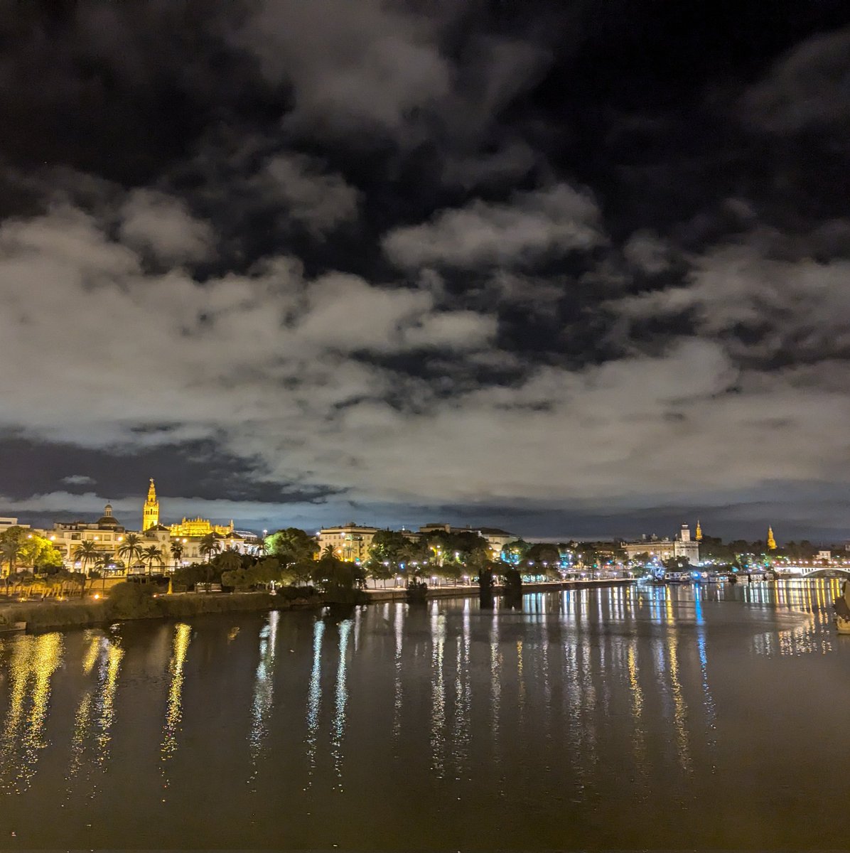 <a href="/esrs_ecrn/">ESRS Early Career Researcher Network (ECRN)</a> and <a href="/esrs_gef/">The Gender Equality Forum (GEF) of the ESRS</a> joint social at <a href="/ESRS_Sleep/">ESRS</a> #SleepEurope2024. I've had the pleasure of working with some incredible people on both of these committees ❤️