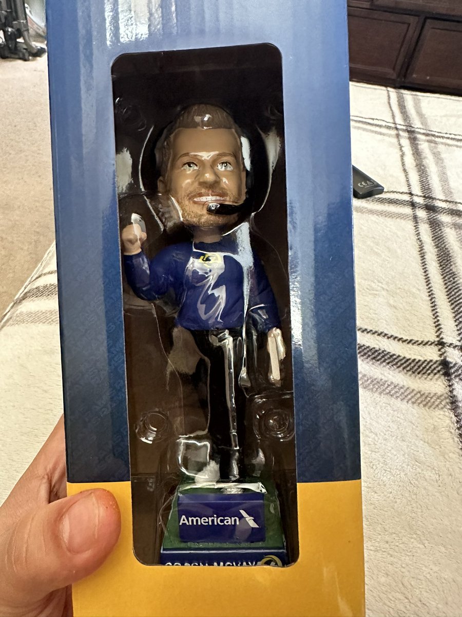 BobBanaag's tweet image. Ok my Ramily! Time for a giveaway! Yes you’ve guessed it! It is for the Sean Mcvay Bobblehead! All you gotta do is Like, Follow, and RT! (All 3 must be done!) and I will choose a winner at Random this coming Friday at 6PM PST!  #RamsHouse