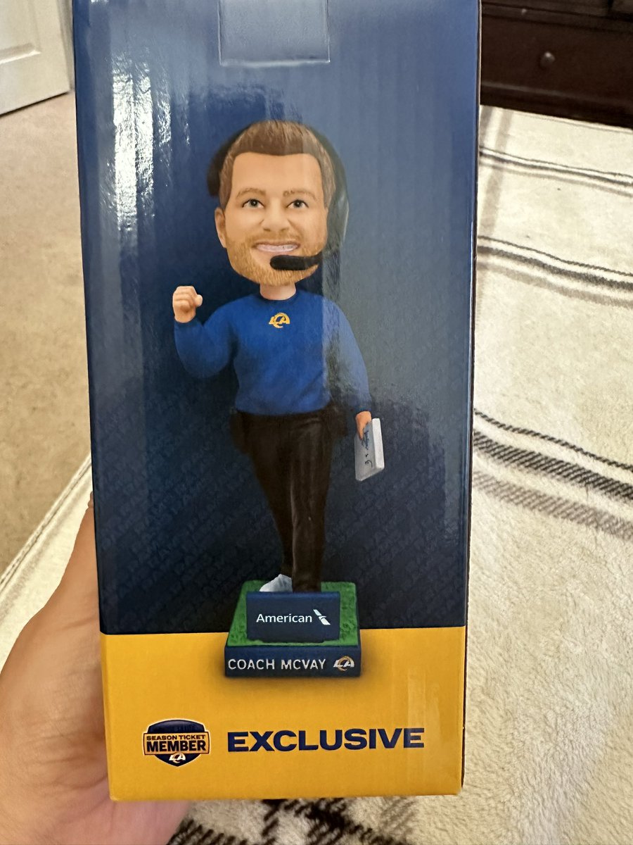 BobBanaag's tweet image. Ok my Ramily! Time for a giveaway! Yes you’ve guessed it! It is for the Sean Mcvay Bobblehead! All you gotta do is Like, Follow, and RT! (All 3 must be done!) and I will choose a winner at Random this coming Friday at 6PM PST!  #RamsHouse