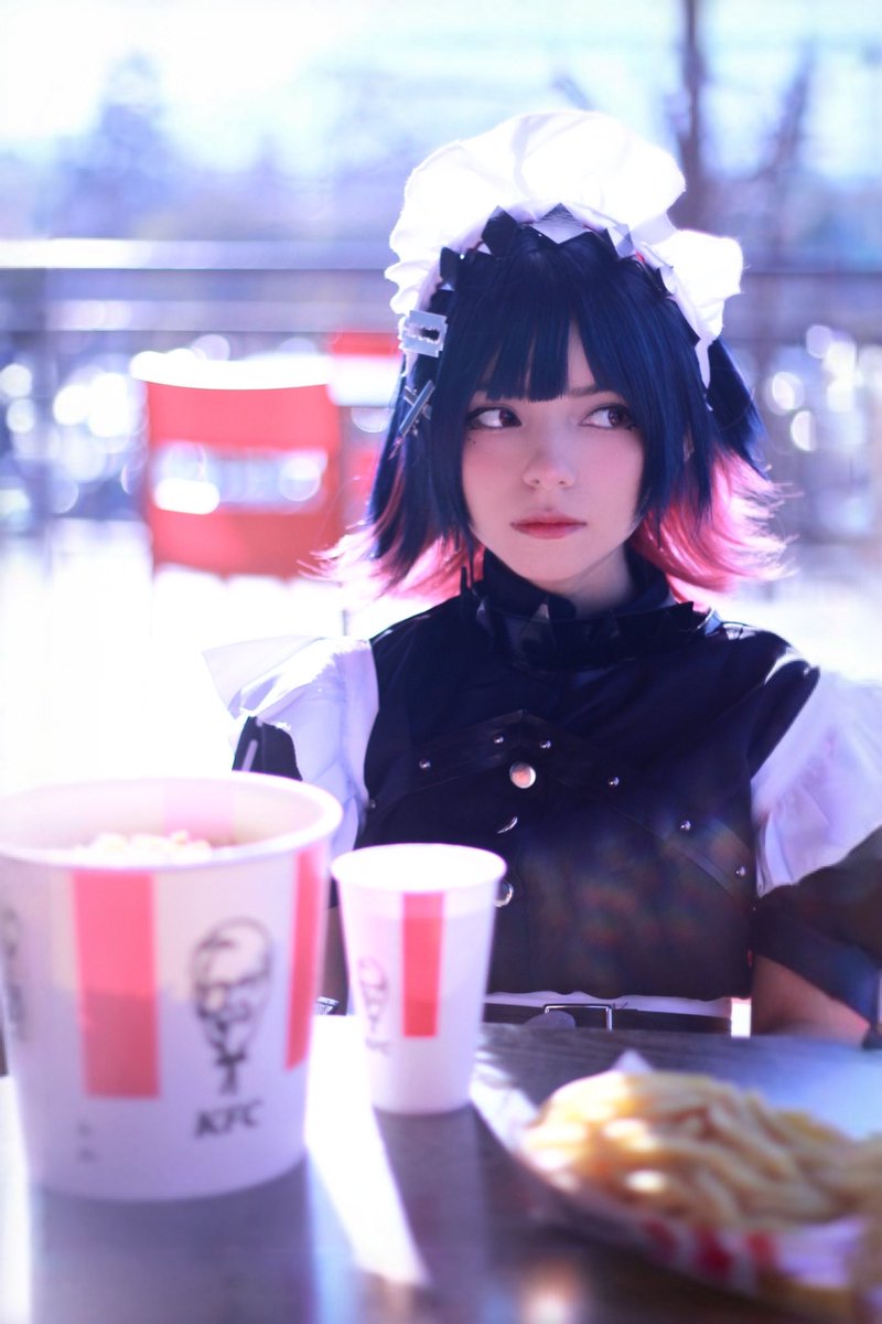GumiDoll1's tweet photo. Ellen Joe on a date at KFC (˵ •̀ ᴗ - ˵ ) ✧ 🦈❤️🍗 @KFCcl @kfc
#EllenJoe #zzz
#ellenjoecosplay #zentlesszonezero
#zzzcosplay #kawaii #Cosplay #cosplayer #kawaiicosplay #kawaiicosplayer #*
#animegirl #animeedit #kfc #chiken #meme #🍗
#fyp #fyp*/ #cute #doll #shark https://t.co/howggkH1s8