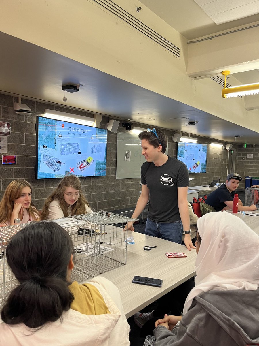 SBUCATNETWORK's tweet image. We cracked the case! 🐾🔍
Thank you all for coming to our Clawing for Clues GBM, or as we know it as our TNR Info Session. We hope you were able to learn a lot about how Purrlock Holmes 🐈 deals with feral and stray cat cases!