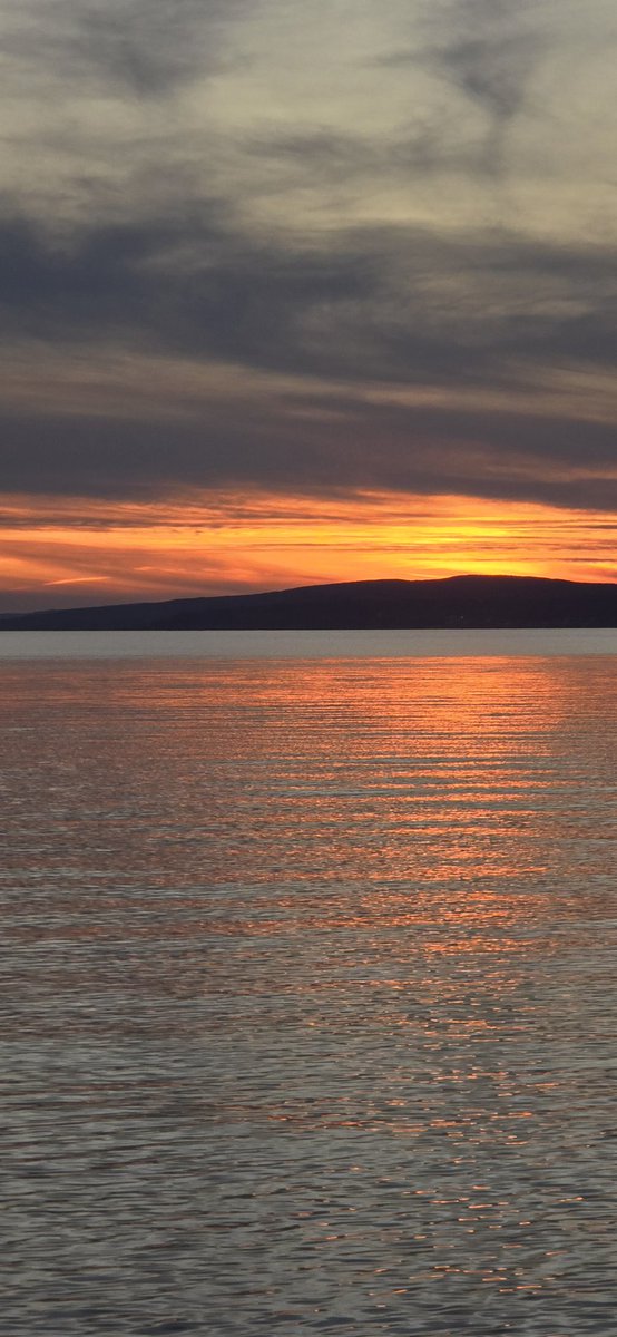 OrussellRussell's tweet photo. I took so many shots I couldn't pick one I liked the best. #Newfoundland #Sunset #ShareYourWeather https://t.co/7JcLlK8HnY