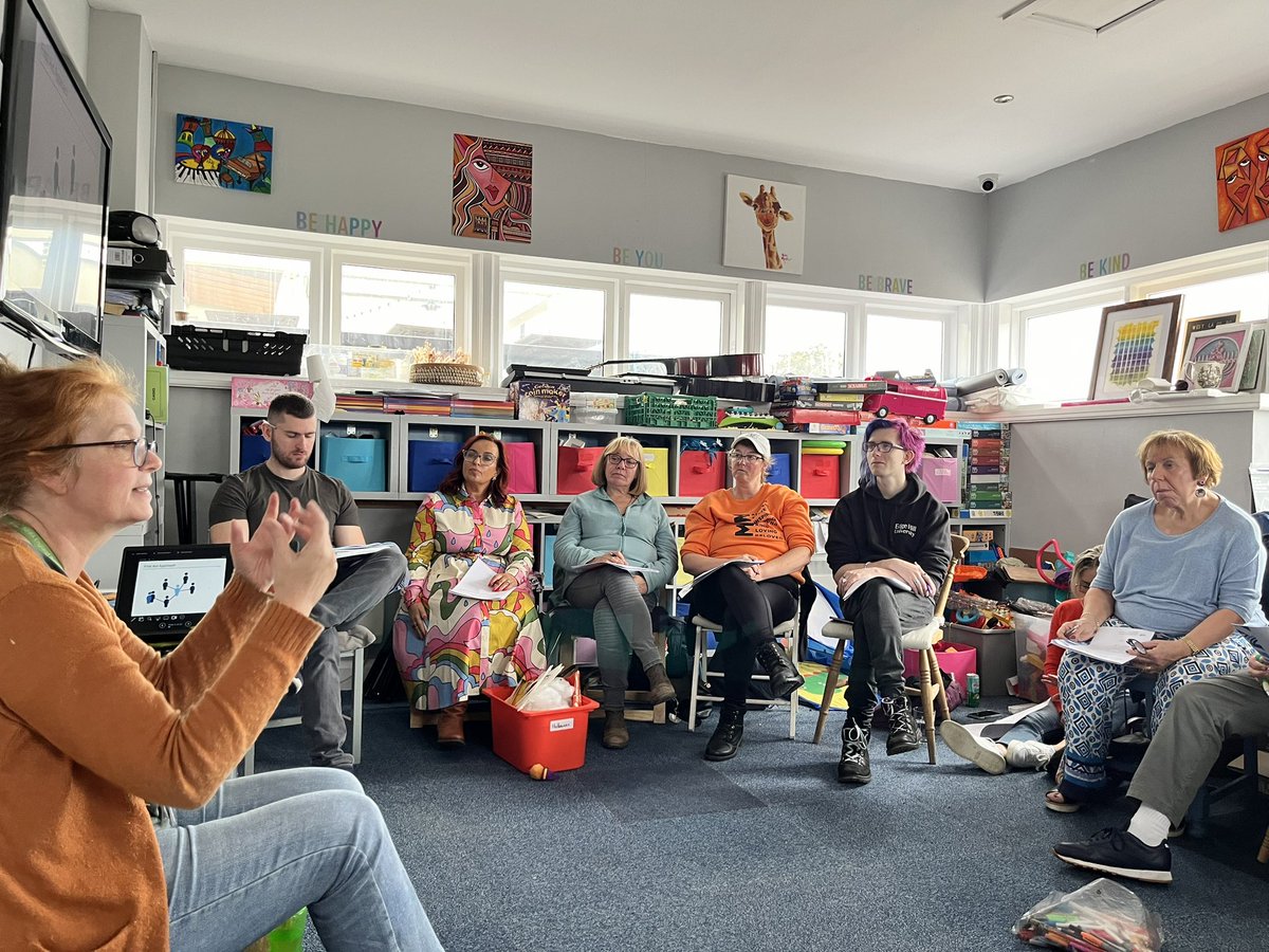 letstalkhopest's tweet image. We’re always looking at ways to improve, and today 15 of our staff/volunteers received suicide prevention training in the hub so we can identify the signs at the earliest stage, and take action. #orangebutton
#suicideprevention 
#lancashiremind