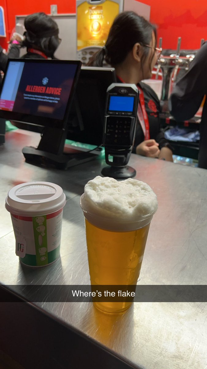 RonanCampbell10's tweet photo. Just when you thought the performance was the worst thing at Old Trafford tonight, they serve this monstrosity #MiseryCompiler #WheresTheFlake @ManUtd @racingblogger @CormacDoherty1 https://t.co/435DA3oD2u
