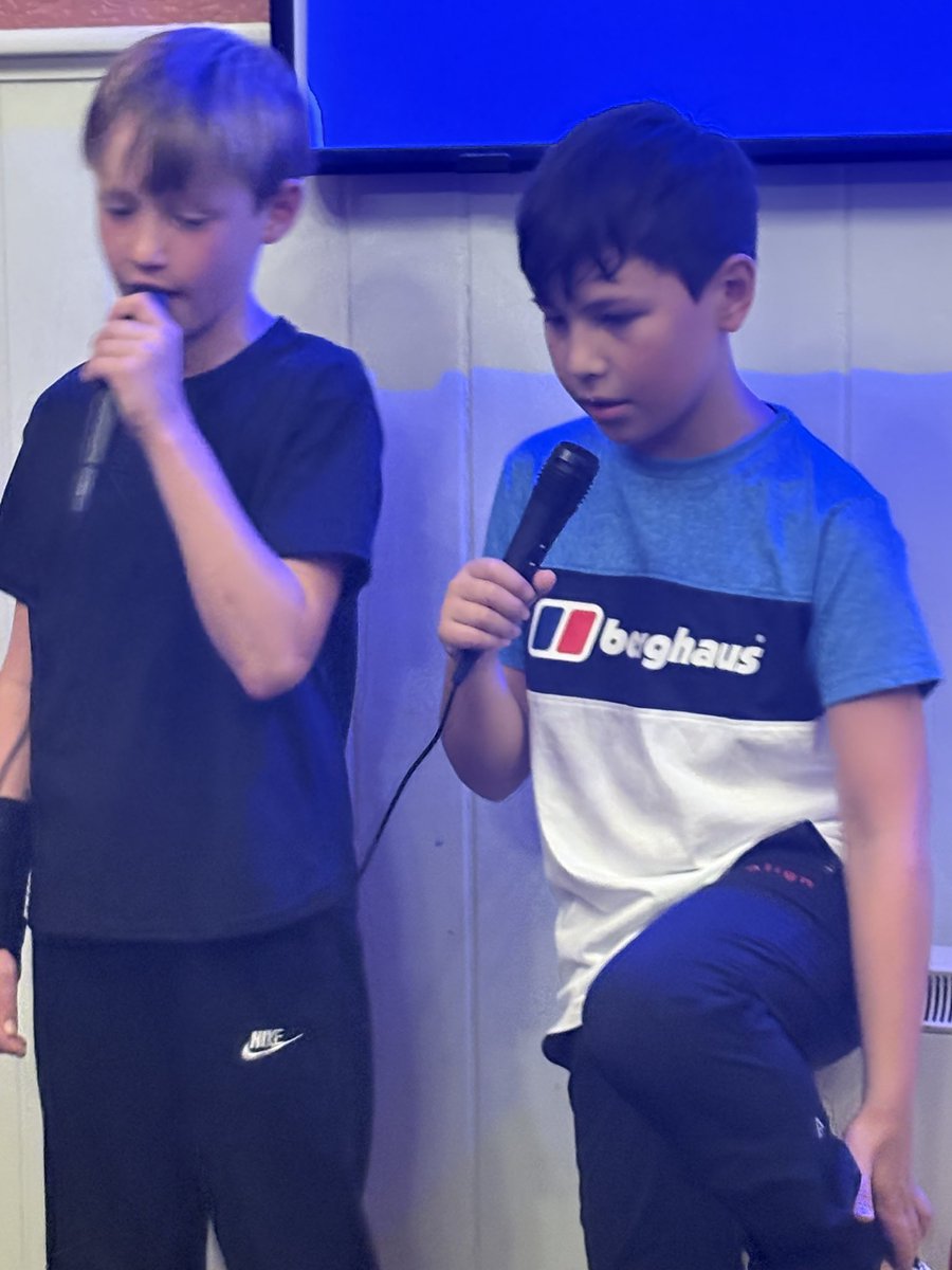 muchwooltony5's tweet photo. Karaoke part 4! @muchwooltonsch #mwresidentials https://t.co/E4sXcWfwV4