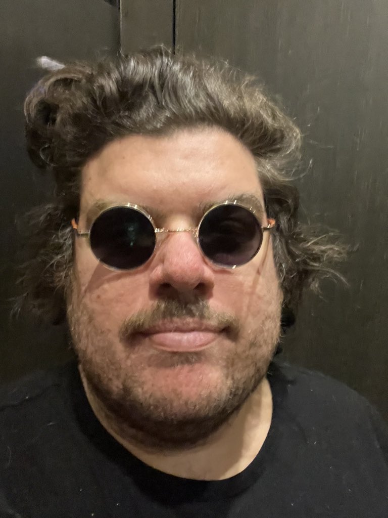 zamncatzamn's tweet photo. Got the gojo sunglasses, prescription even https://t.co/QuAhTiKMuZ