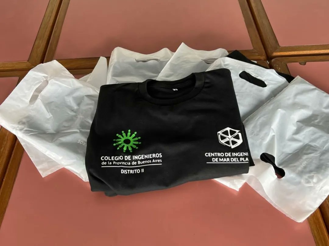 XVIII OLIMPIADA INTERPROFESIONAL
Desde nuestra ciudad  concurrirán en representación del Centro de Ing y el Colegio de Ing  Joaquín Negri Ávila Pablo Filkenstein Sebastián Speroni  Gustavo Scozzina y Pablo Pires  Agradecemos Mardel Valley p su aporte de indumentaria deportiva