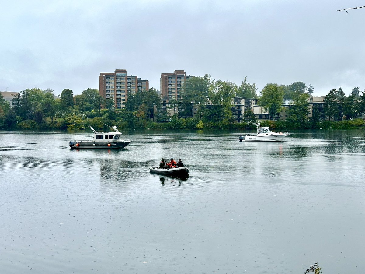 SWatson_BCH's tweet image. The three-day geophysics survey around the Gorge Waterway/Banfield Park area is complete. Thanks for avoiding the area.

On Thursday-Friday we’ll move to the east side of the waterway and outside of the main waterway travel area. Good to go. #YYJ