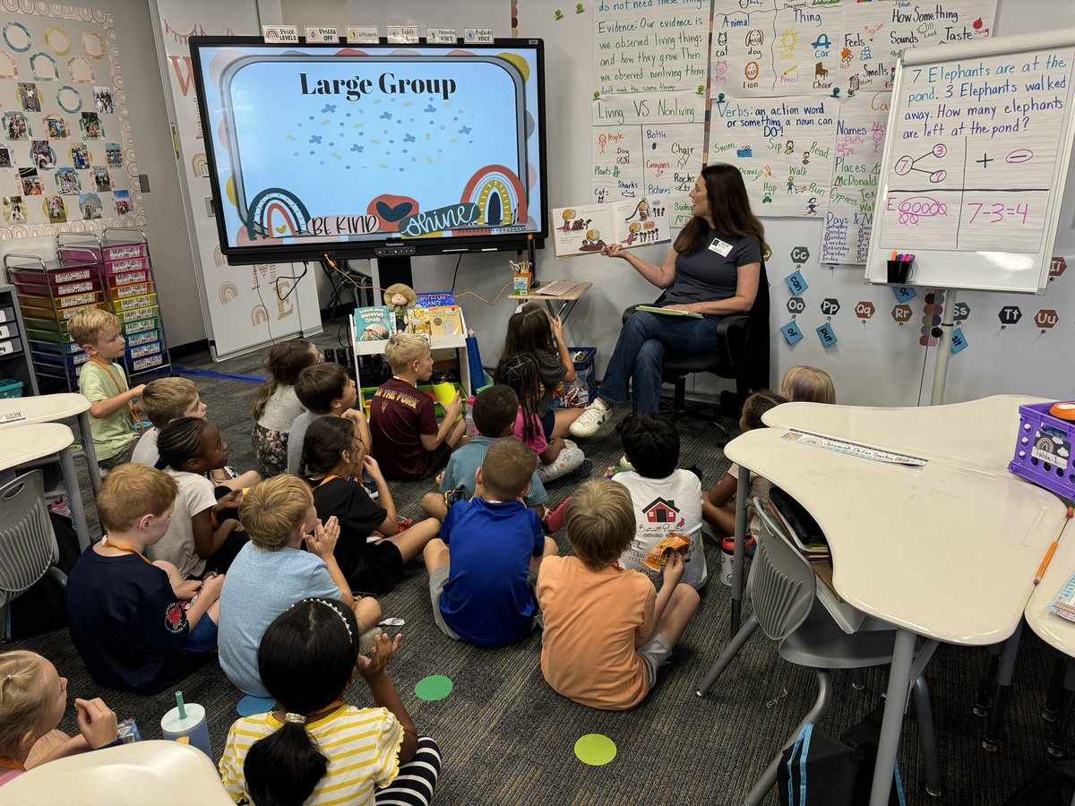 Steph99teaching's tweet photo. Our first parent reader of the year! These firsties absolutely loved it!! @Hamilton_Lions https://t.co/HyP6kAzU9D