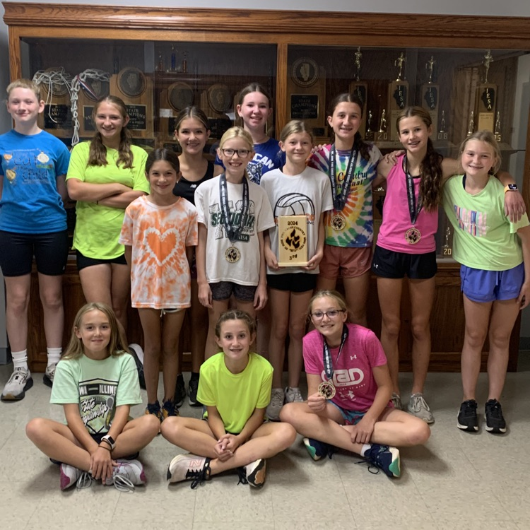 elmwood322's tweet photo. The JH girls xc team placed 3rd as a team on Monday @ Donovan Park. Mady (8th), Charley (18th), Sydney (19th), and Sophie (26th) all earned medals. Quincy placed 42nd to round out the top 5. #TheTrojanWay https://t.co/oQcJbLpd2F