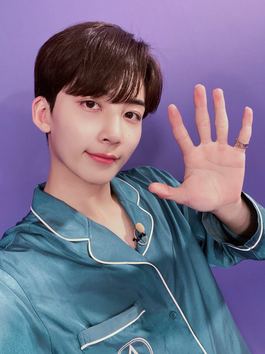 빔 tweet media