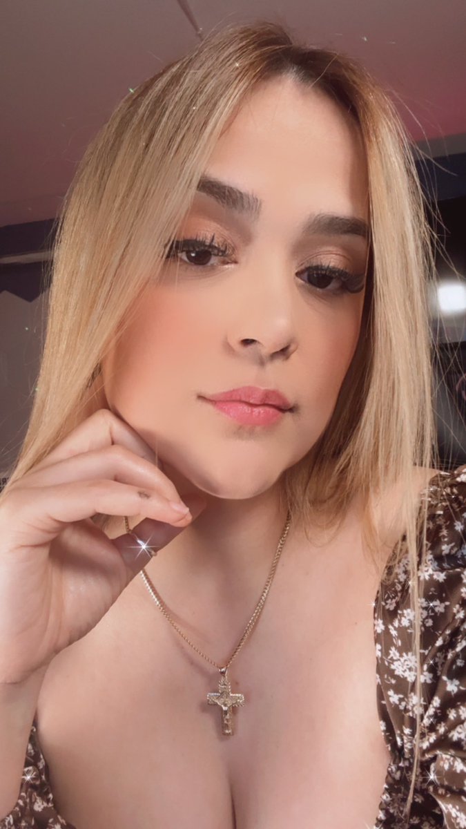 Me acompañas?? Estamos en directo 💚KICK💚   kick.com/mosha22