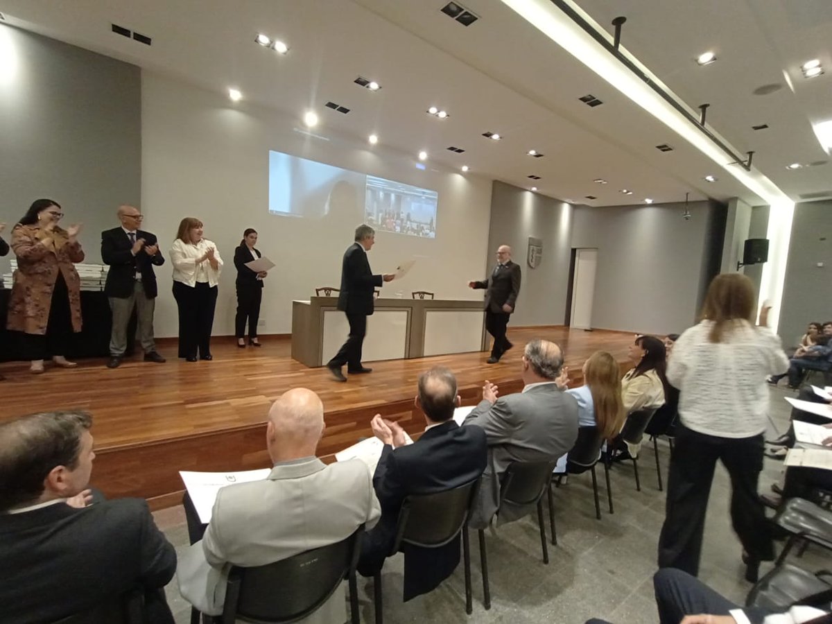 Rubio_Chaco's tweet image. Soy doctor en medicina de la UNNE feliz de compartir con mis hijas