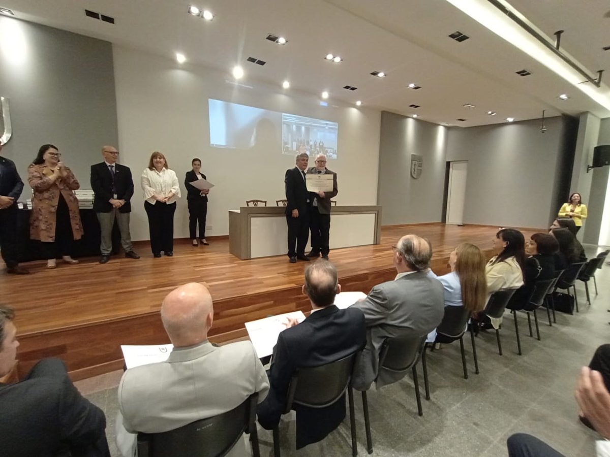 Rubio_Chaco's tweet image. Soy doctor en medicina de la UNNE feliz de compartir con mis hijas