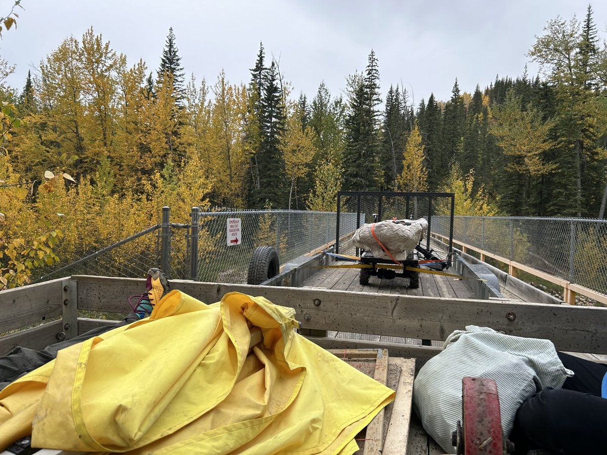 It happened! After a summer of digging we took out one of the largest and most complete skulls of #pachyrhinosaurus lakustai ever from Pipestone Creek. Nicknamed Big Sam it is so freaking cool! It will add so much to ceratopsian research! #dinosaur 
#samthesmallpachyrhinosaurus