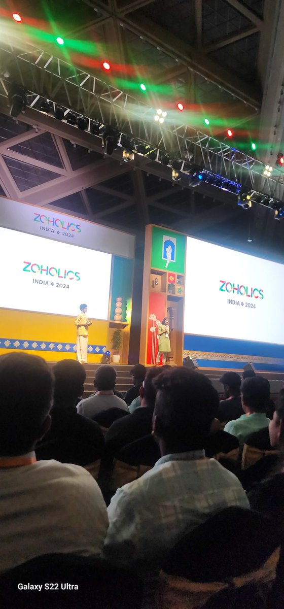 #And... thats how we begin #Zoholics 2024 #Homepreneur s in the hall... lets connect.