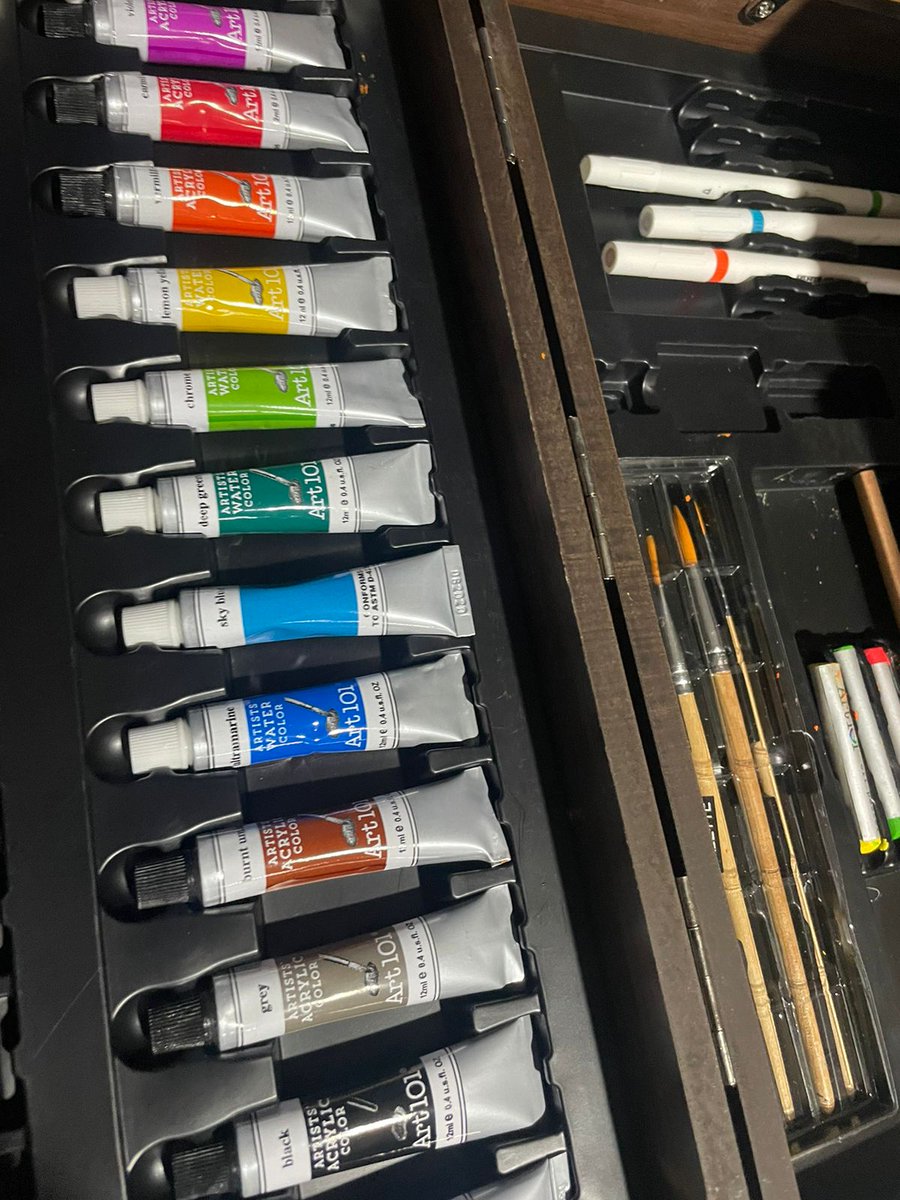 ArteeColor's tweet image. ¿Cómo hacer feliz a un artista? #Queretaro