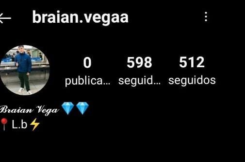 PiaReggi's tweet photo. esta tarde en el ipem estas chicas llamadas 
Mari contreras 
Kiara Lopez
Sol abigail
le pegaron,se burlaron y la escupieron con otro alumno más llamado brian vega(el chico d remera roja), solo x diversión y hacerla pasar x un infierno https://t.co/uoBL0IUBgI